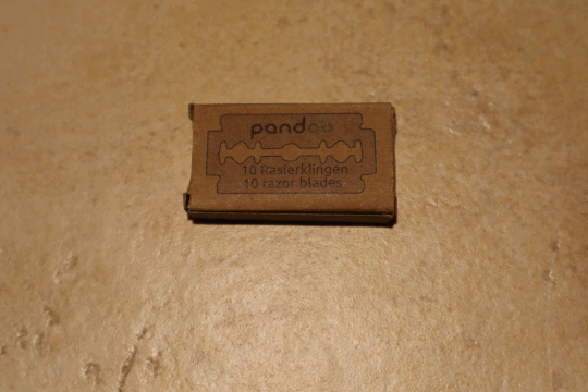 Dies ist ein Foto von einer Rasierklingen der Firma Pandoo