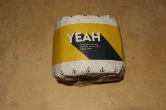 Dies ist ein Foto von einer Toilettenpapierrolle Yeah der Firma Snyce