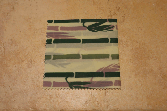 Dies ist ein Foto von einem 3er Pack Wachstücher mit Bambus Muster der Firma Pandoo